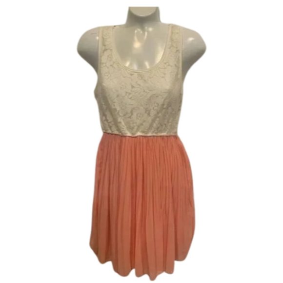 Rue21 Dresses & Skirts - NWOT- Rue21 Dress Sleeveless Ivory Lace Top Sheer Peach Bottom SIZE- L
